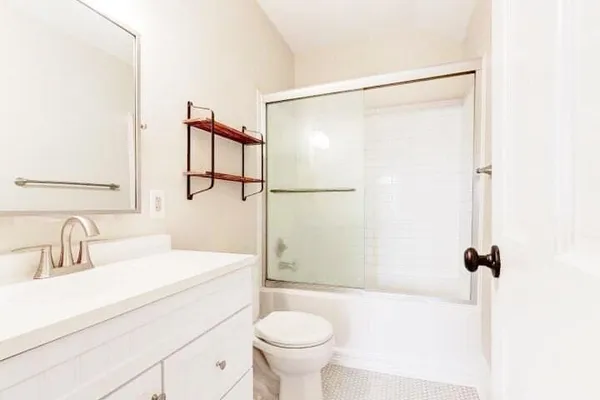 $5,250 | 65 Vanderhorst Street, Unit J, Charleston, SC 29403