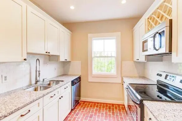 $5,250 | 65 Vanderhorst Street, Unit J, Charleston, SC 29403