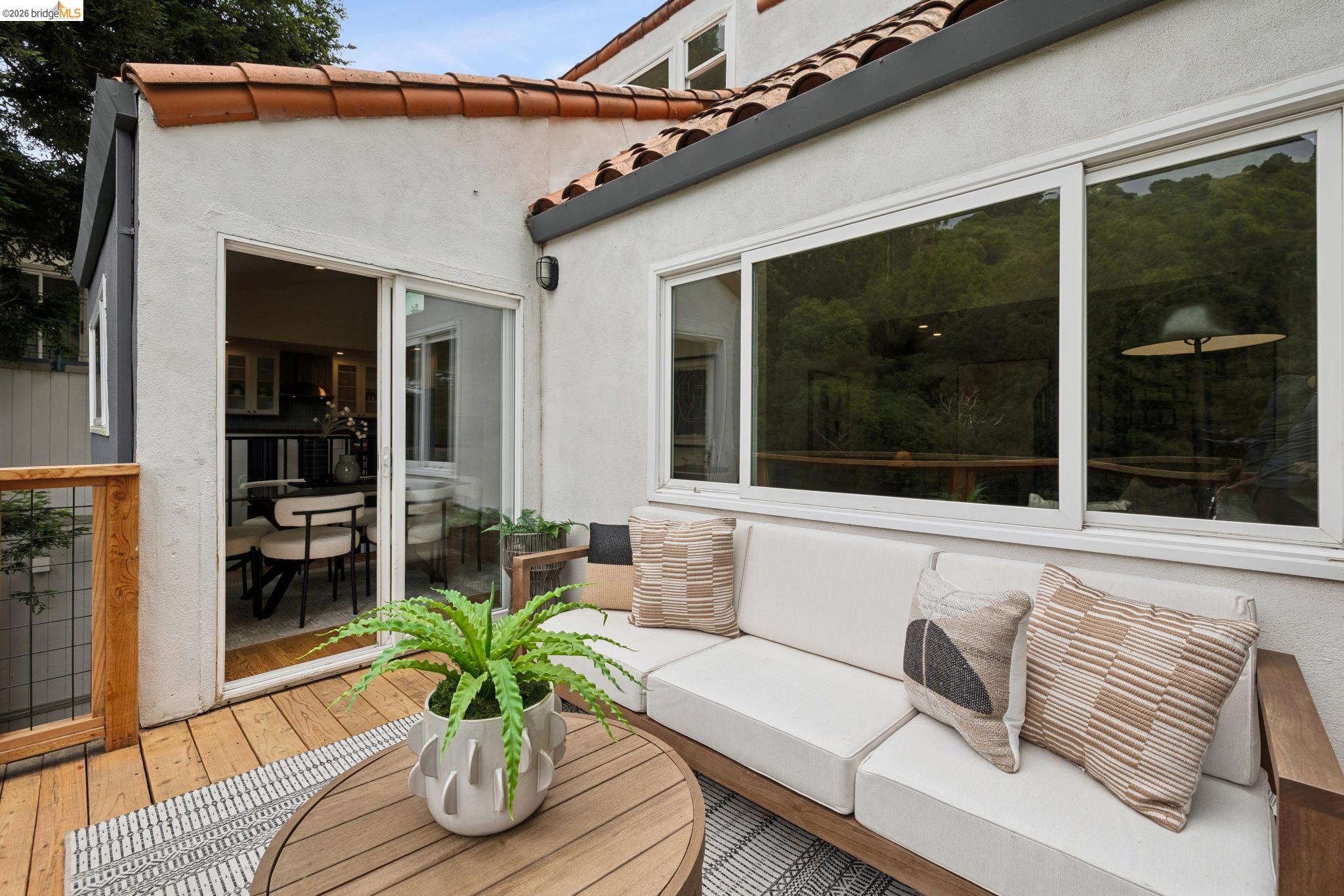 1053 Rispin Drive Berkeley, CA 94705 - Photo 17 of 63
