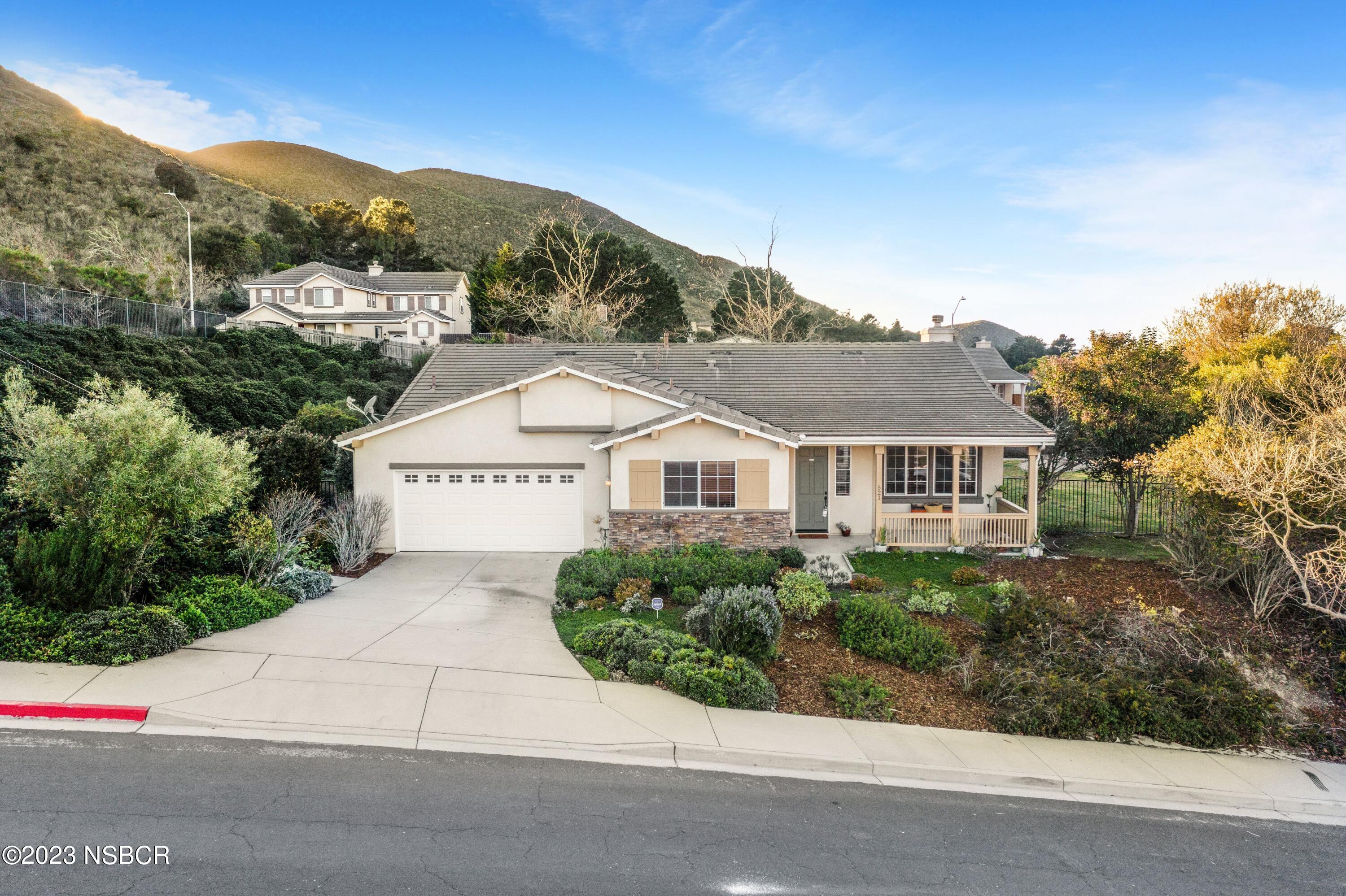 521 Y Place Lompoc, CA 93436 - Photo 2 of 39 2