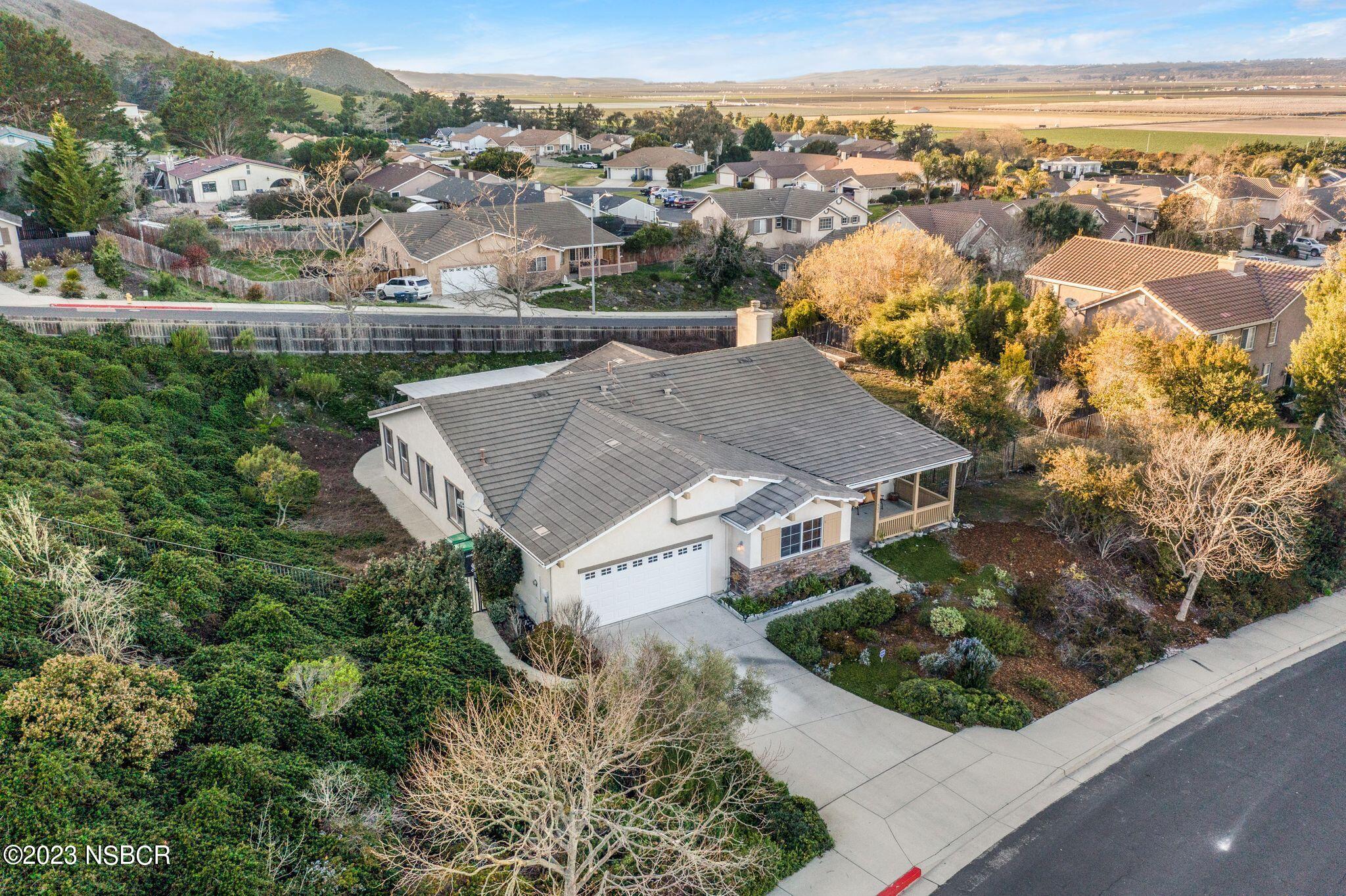 521 Y Place Lompoc, CA 93436 - Photo 4 of 39 4