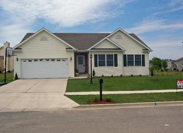 1404 Oak Ridge Washington, IL 61571 - Photo 1 of 4 Gallery Image 1