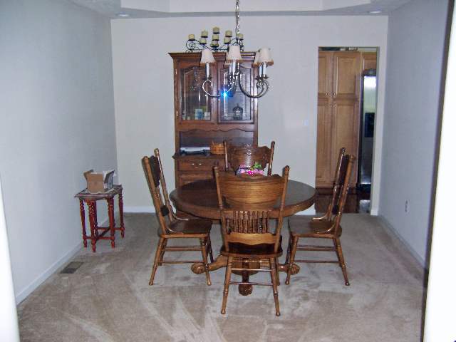 1404 Oak Ridge Washington, IL 61571 - Photo 3 of 4 Gallery Image 3