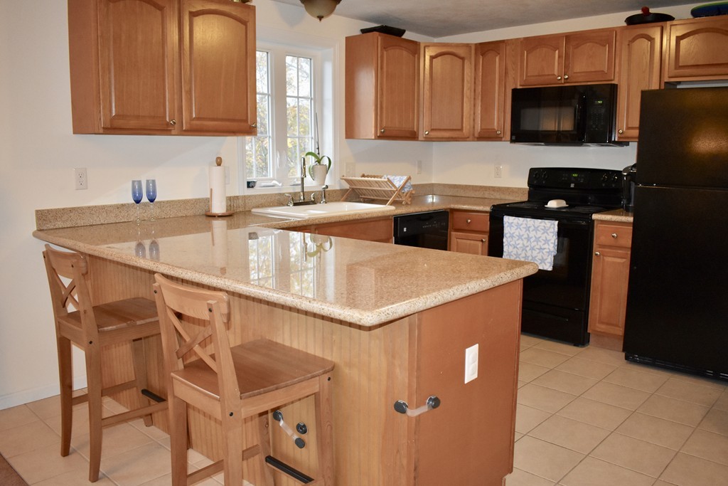 35 Honeysuckle Road Worcester, MA 01607 - Photo 4 of 22 Gallery Image 4