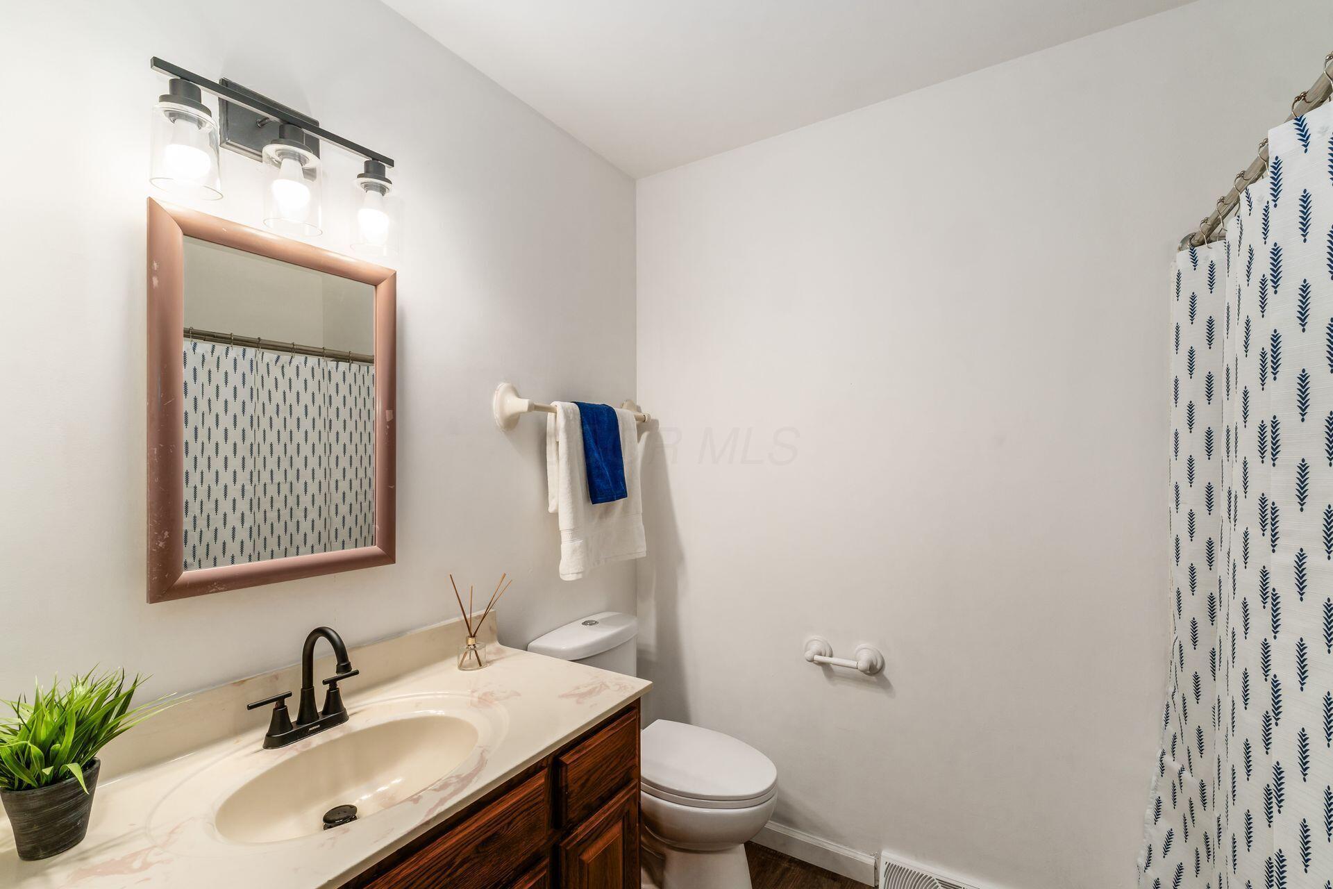 5409 Blue Ash Road Columbus, OH 43229 - Photo 16 of 25 016_ - 5409 Blue Ash Rd - 069