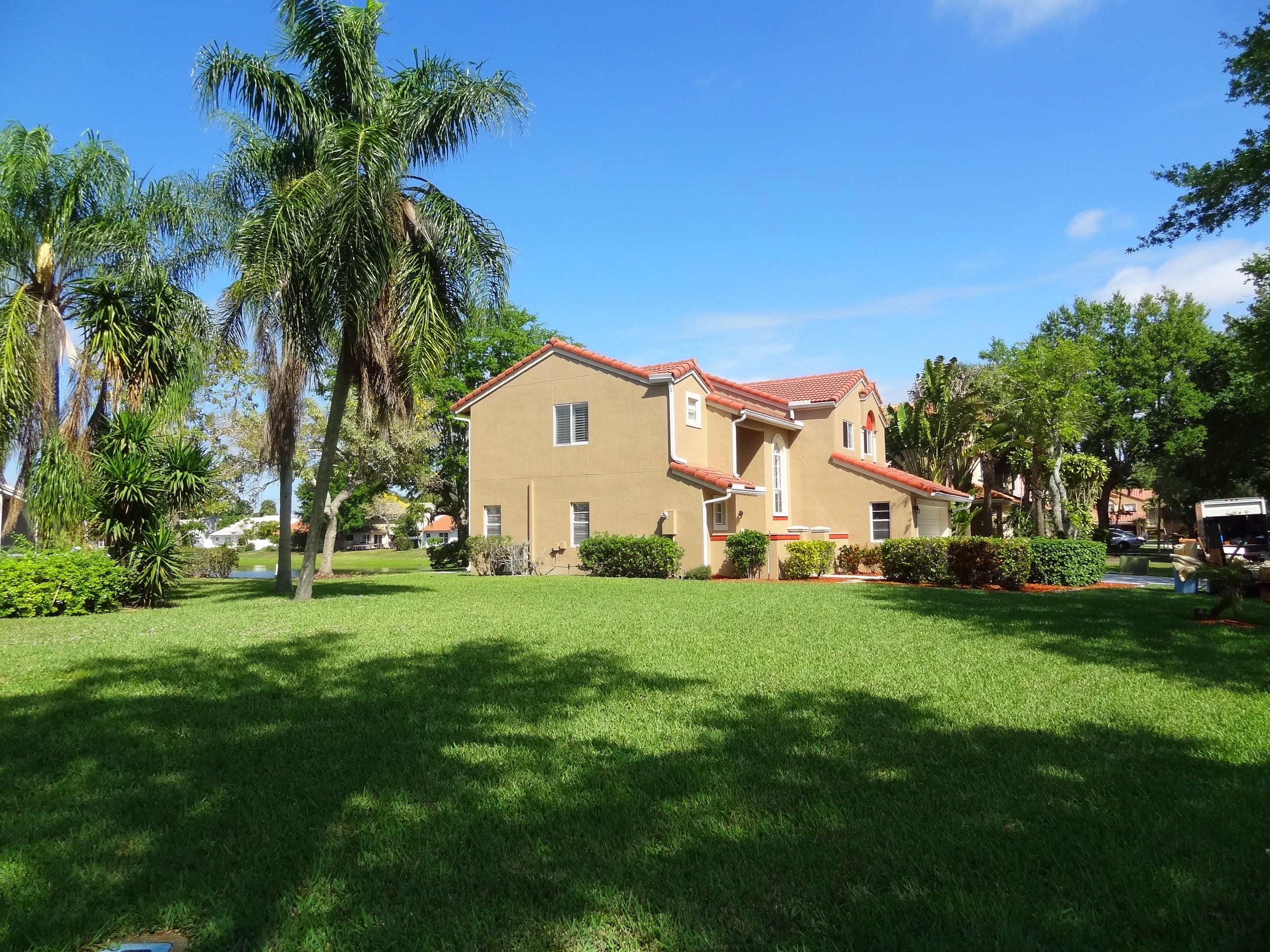 10076 Country Brook Road Boca Raton, FL 33428 - Photo 36 of 44 OVERSIZED SIDE YARD