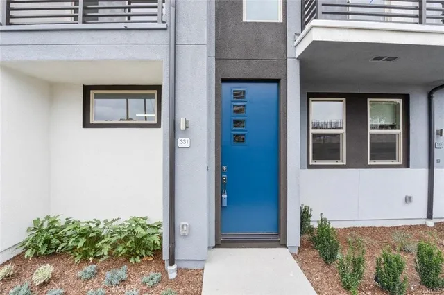 $878,300 | 331 Placemark, Irvine, CA 92614