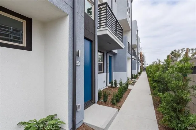 $878,300 | 331 Placemark, Irvine, CA 92614