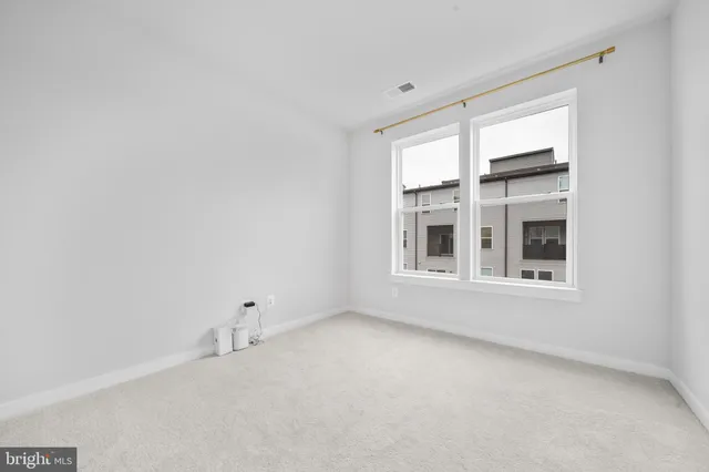 $675,000 | 43730 Transit Square, Ashburn, VA 20147