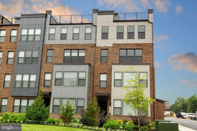 $675,000 | 43730 Transit Square, Ashburn, VA 20147