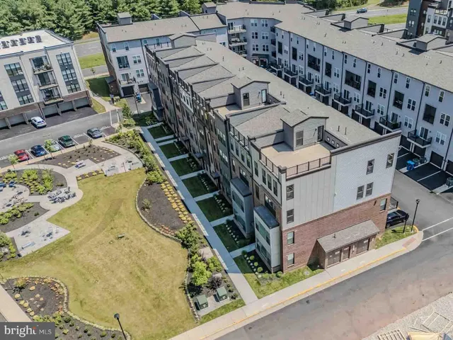 $675,000 | 43730 Transit Square, Ashburn, VA 20147