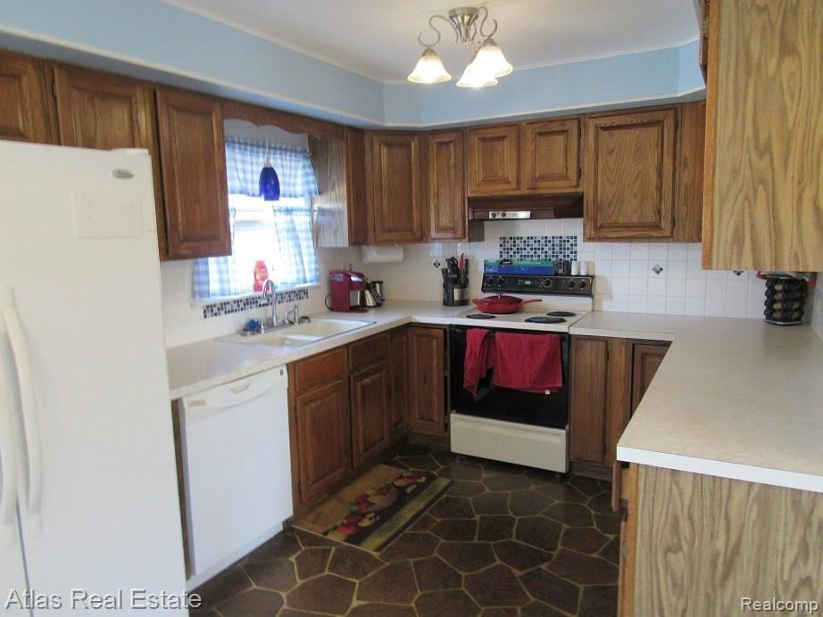 3207 South Irish Road Davison, MI 48423 - Photo 9 of 20 IMG_4667.JPG