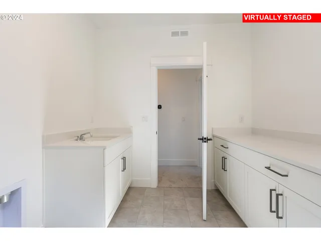 $1,299,000 | 2712 North 48th Avenue, Unit 103, Camas, WA 98607