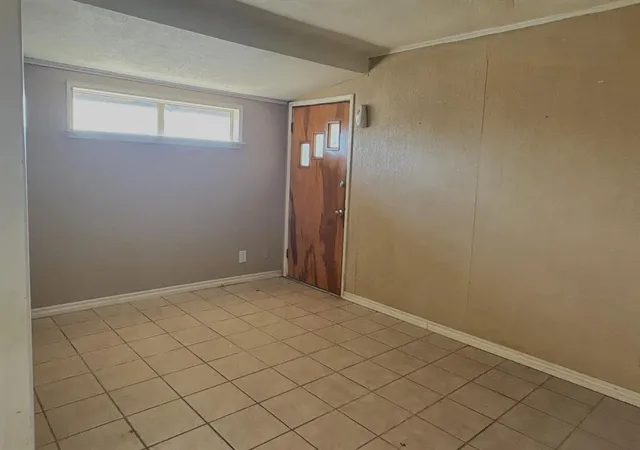 $62,000 | 1204 Ave H Northwest, Childress, TX 79201