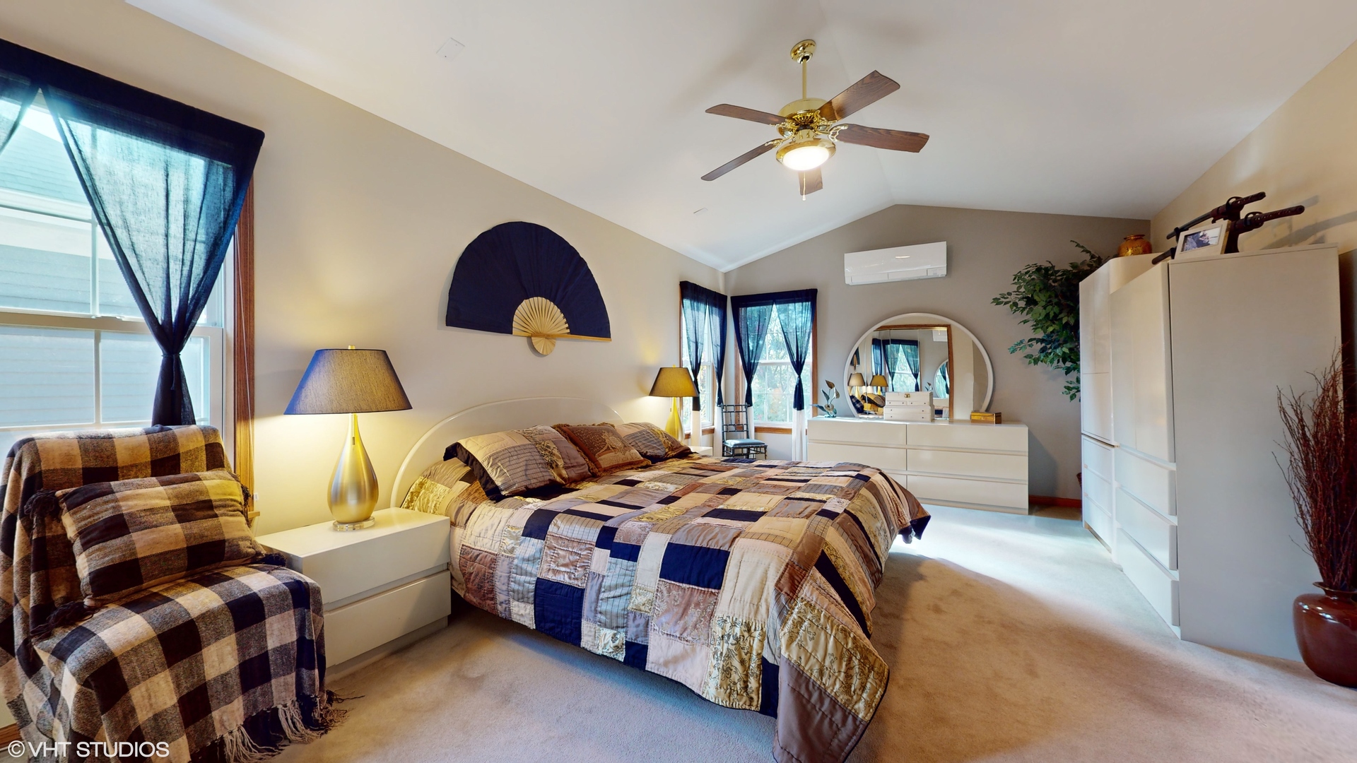 1640 Newton Avenue Park Ridge, IL 60068 - Photo 17 of 50 a bedroom with a bed and a flat screen tv