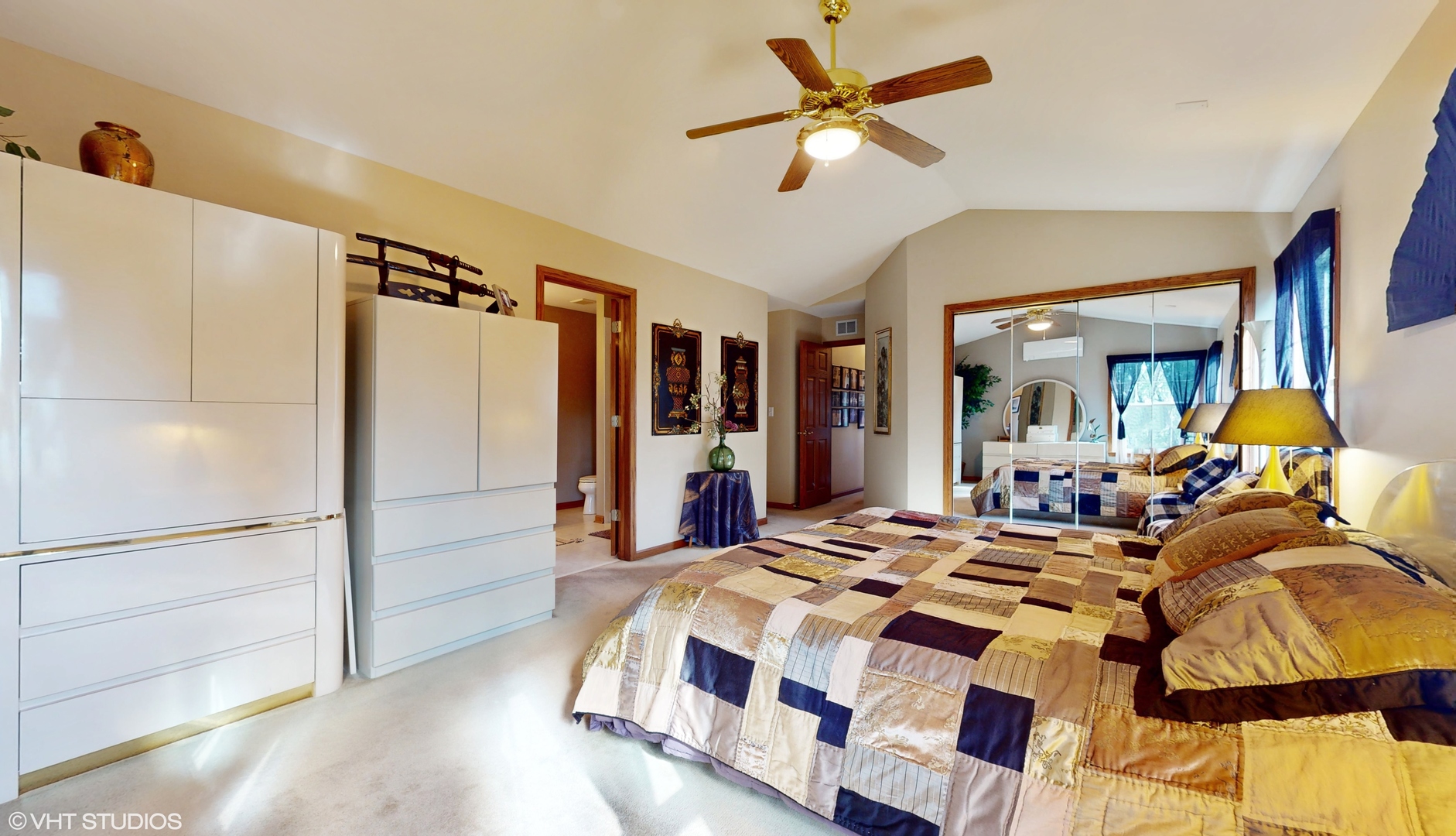 1640 Newton Avenue Park Ridge, IL 60068 - Photo 18 of 50 a bedroom with a bed and a walk in closet