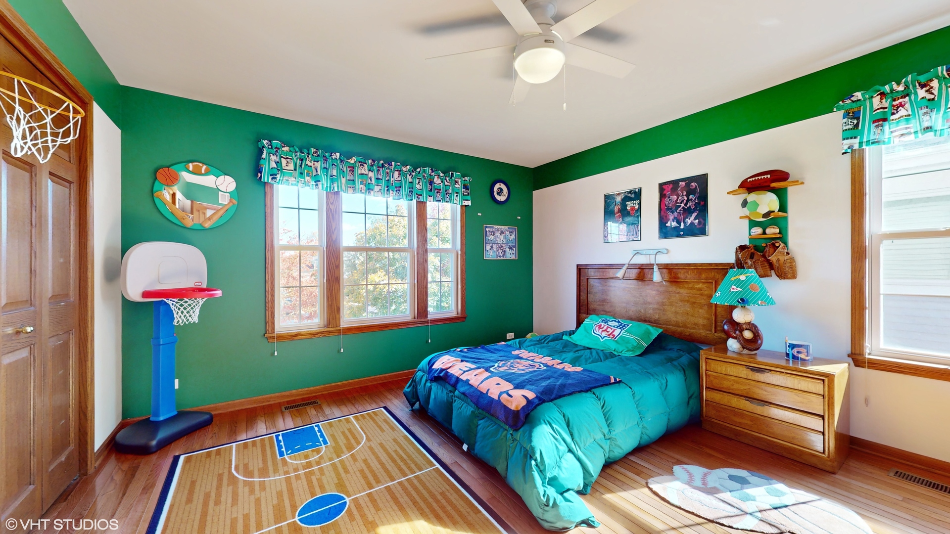 1640 Newton Avenue Park Ridge, IL 60068 - Photo 24 of 50 a bedroom with a bed and windows