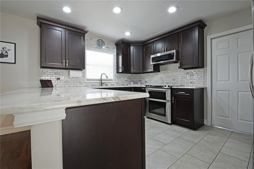 5521 Turtle Crossing Loop Tampa, FL 33625 - Photo 9 of 54