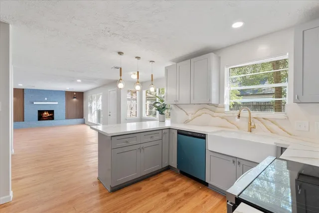 $2,500 | 3811 Woodbriar Drive, Houston, TX 77068