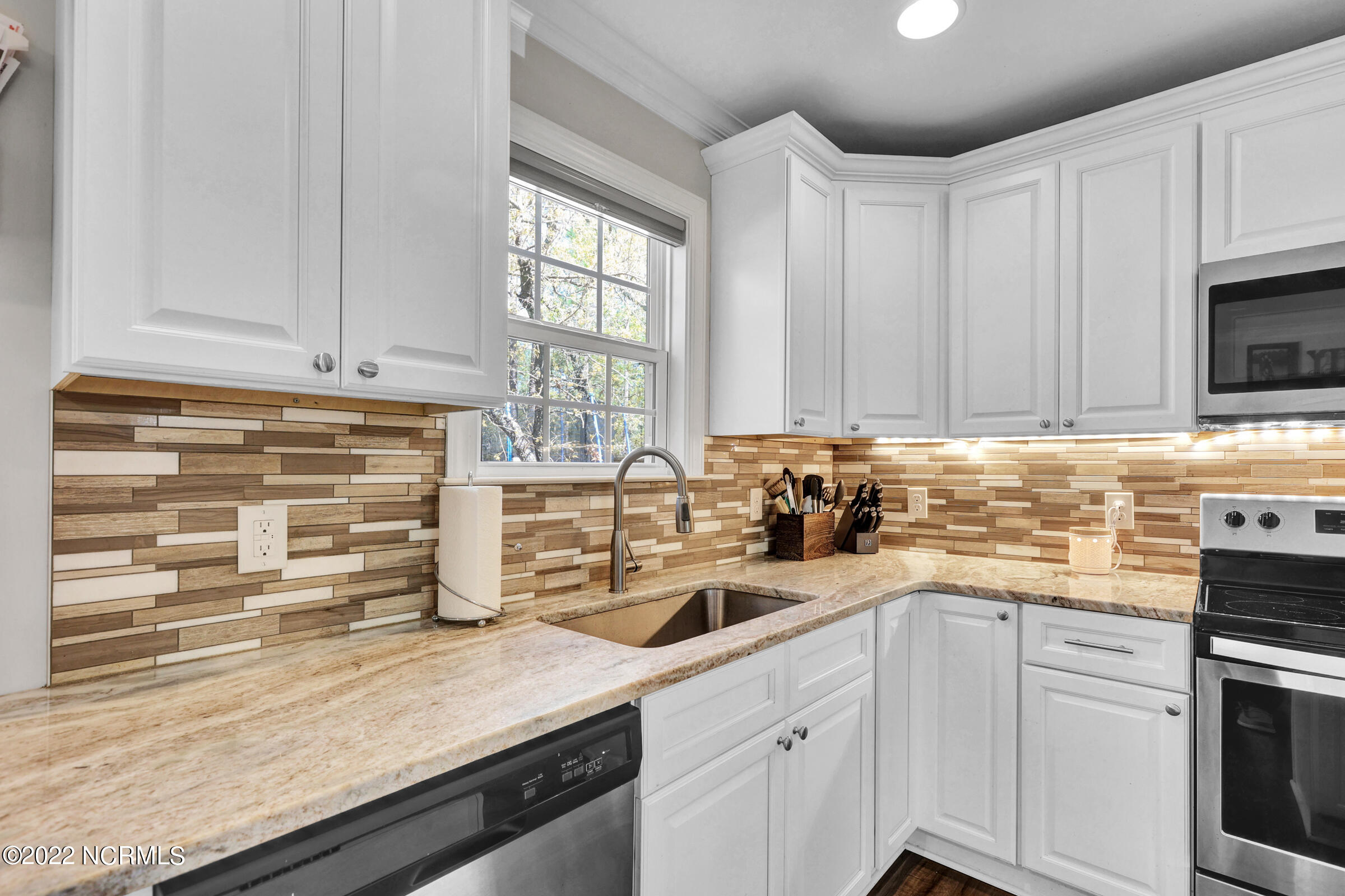 230 Ash Road Southport, NC 28461 - Photo 11 of 37 0B0A4487