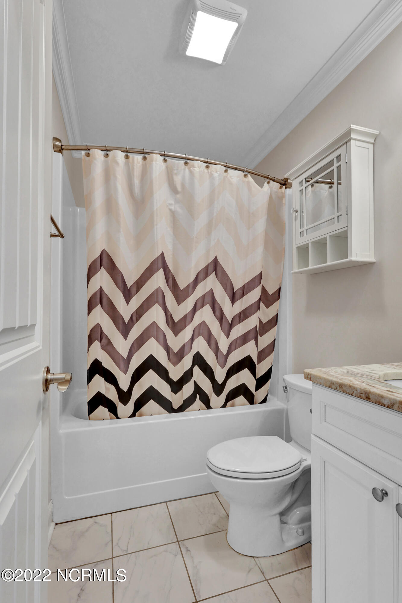 230 Ash Road Southport, NC 28461 - Photo 23 of 37 Guest Bath