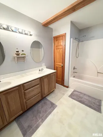 $790,000 | 2368 Watt Hill Road, Murphysboro, IL 62966