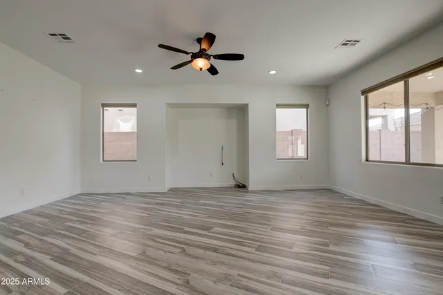 $2,799 | 2237 West Bonanza Lane, Phoenix, AZ 85085