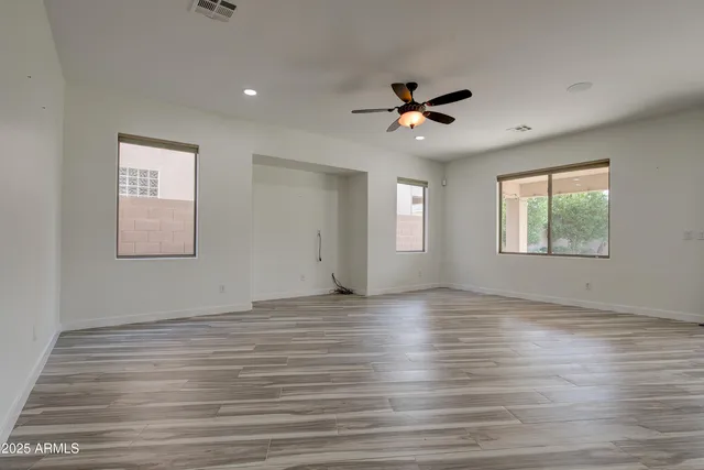 $2,799 | 2237 West Bonanza Lane, Phoenix, AZ 85085