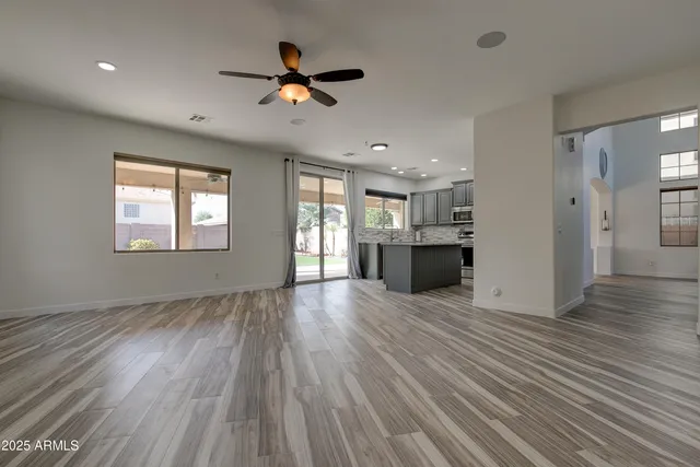 $2,799 | 2237 West Bonanza Lane, Phoenix, AZ 85085