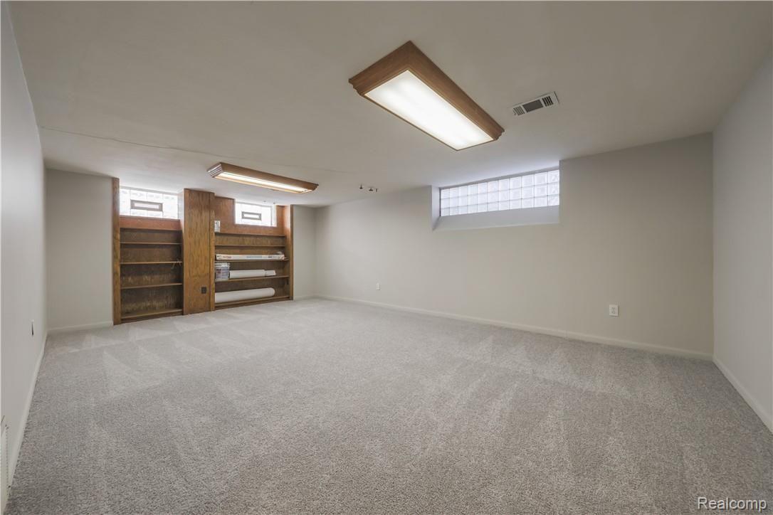251 Lothrop Road Grosse Pointe, MI 48236 - Photo 27 of 29 251 Lothrop Rd Grosse Pointe-print-033-26-untitled 36 of 43-4200x2800-300dpi.jpg