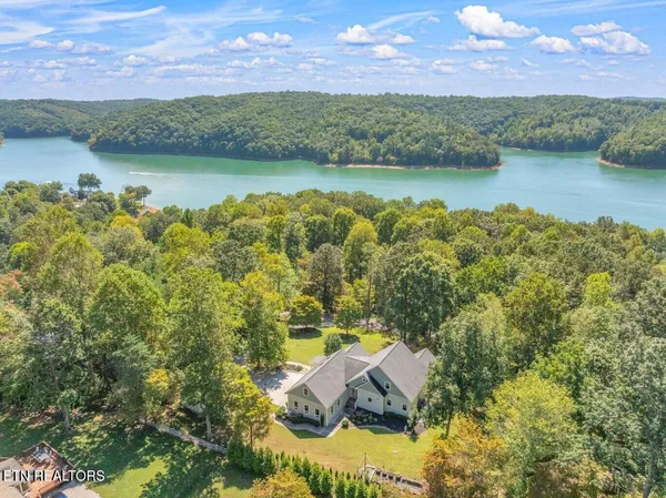 $885,000 | 209 Bucks And Doe Lane, La Follette, TN 37766