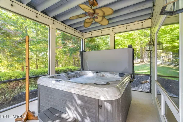 $885,000 | 209 Bucks And Doe Lane, La Follette, TN 37766