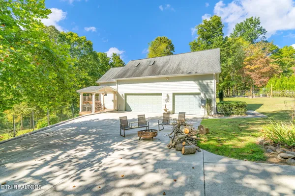 $885,000 | 209 Bucks And Doe Lane, La Follette, TN 37766