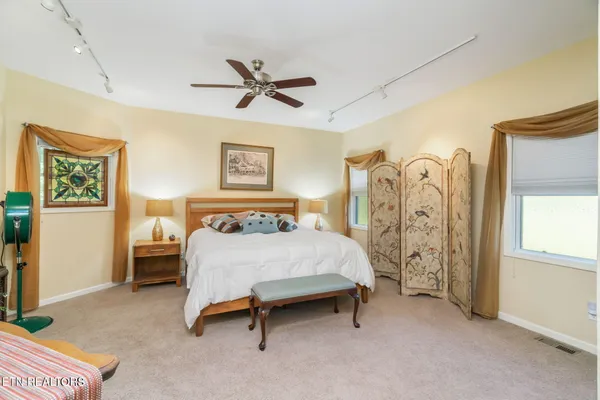 $885,000 | 209 Bucks And Doe Lane, La Follette, TN 37766