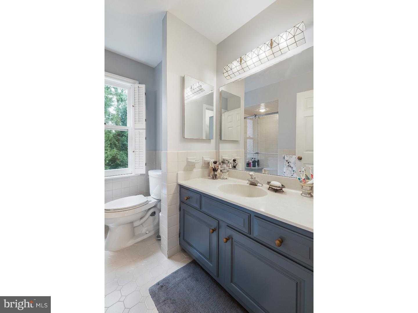19 Fariston Road Wayne, PA 19087 - Photo 13 of 24 Master Bathroom