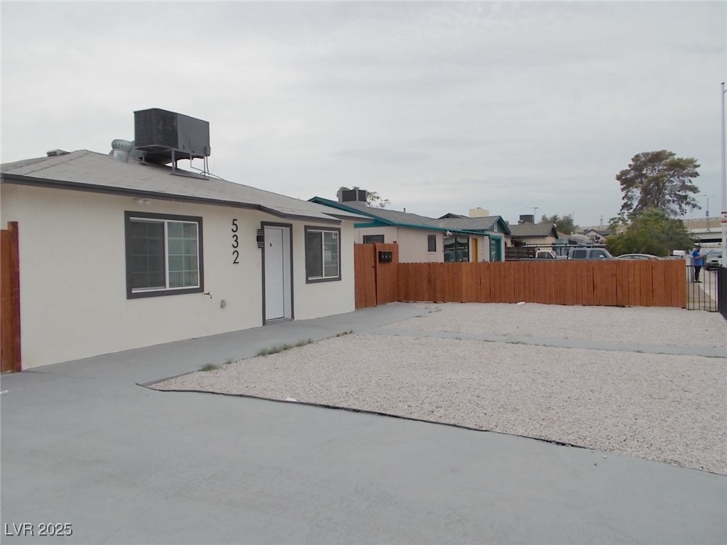 532 North 9th Street, Unit B Las Vegas, NV 89101 - Photo 2 of 12