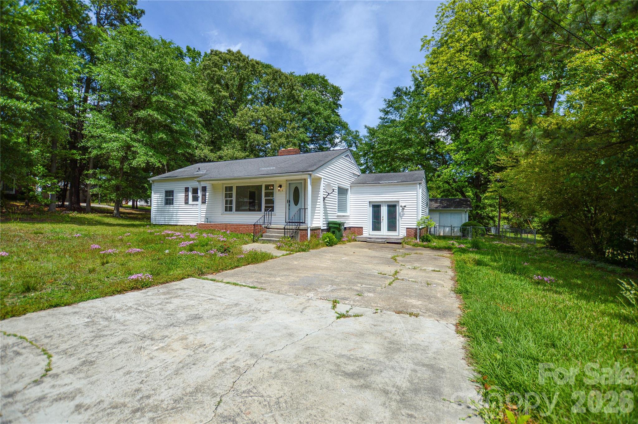 605 Gillsbrook Road Lancaster, SC 29720 - Photo 1 of 29 Gallery Image 1