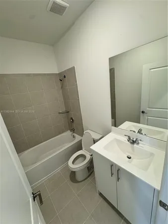 $2,700 | 656 Southeast 14th Court, Homestead, FL 33034