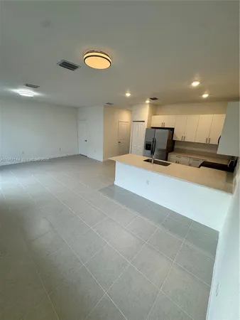 $2,700 | 656 Southeast 14th Court, Homestead, FL 33034