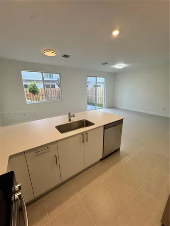 $2,700 | 656 Southeast 14th Court, Homestead, FL 33034