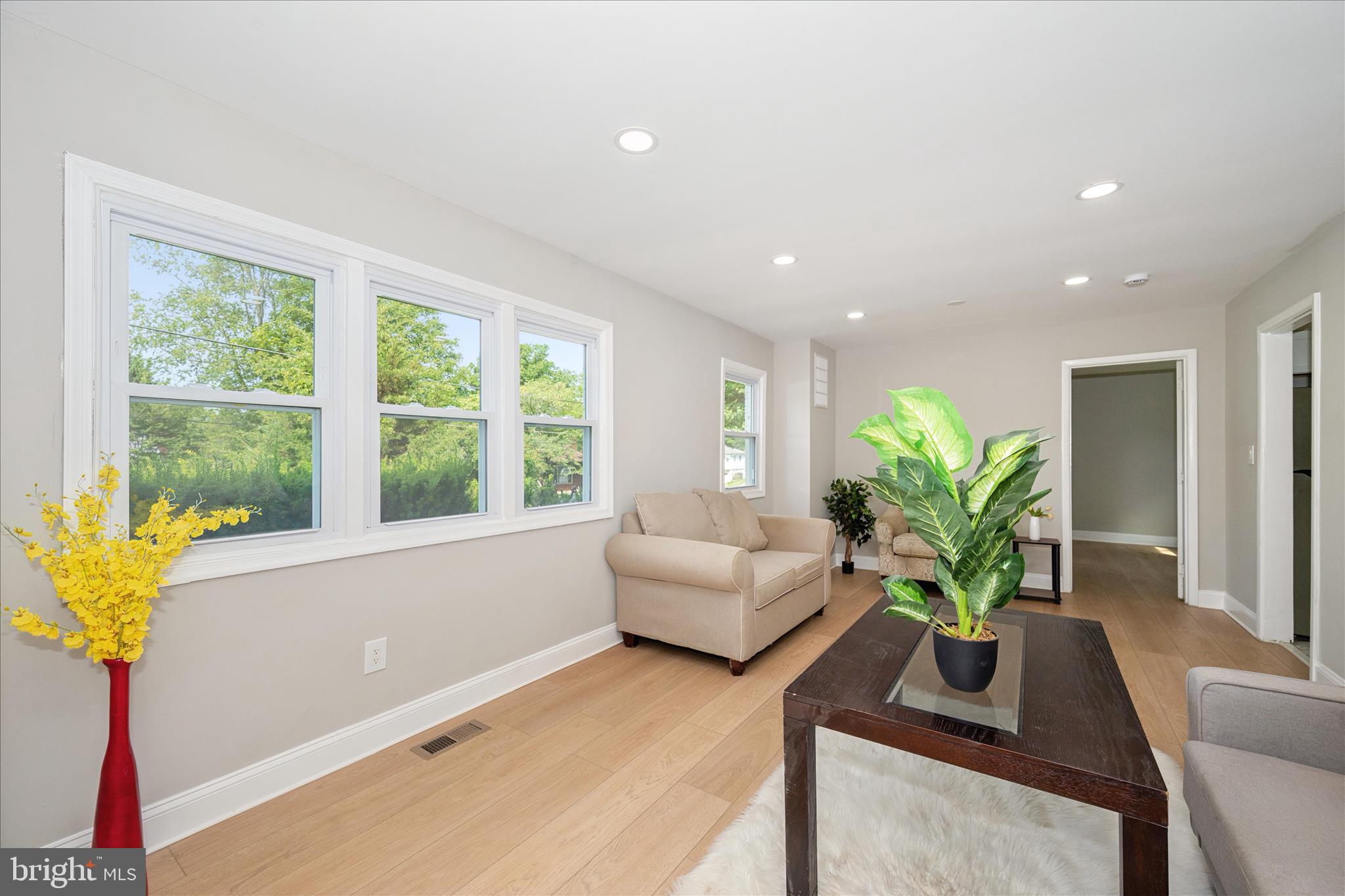 10607 Lilac Place Silver Spring, MD 20903 - Photo 4 of 53 Living Room
