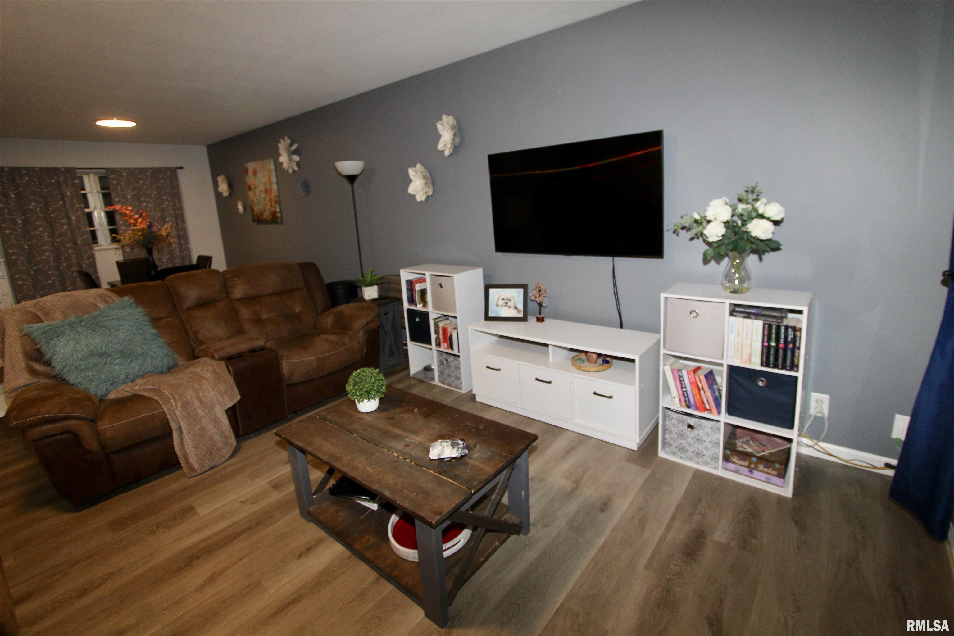 6108 North Hamilton Road Peoria, IL 61614 - Photo 8 of 83 Gallery Image 8