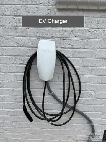 a view of an outdoor space