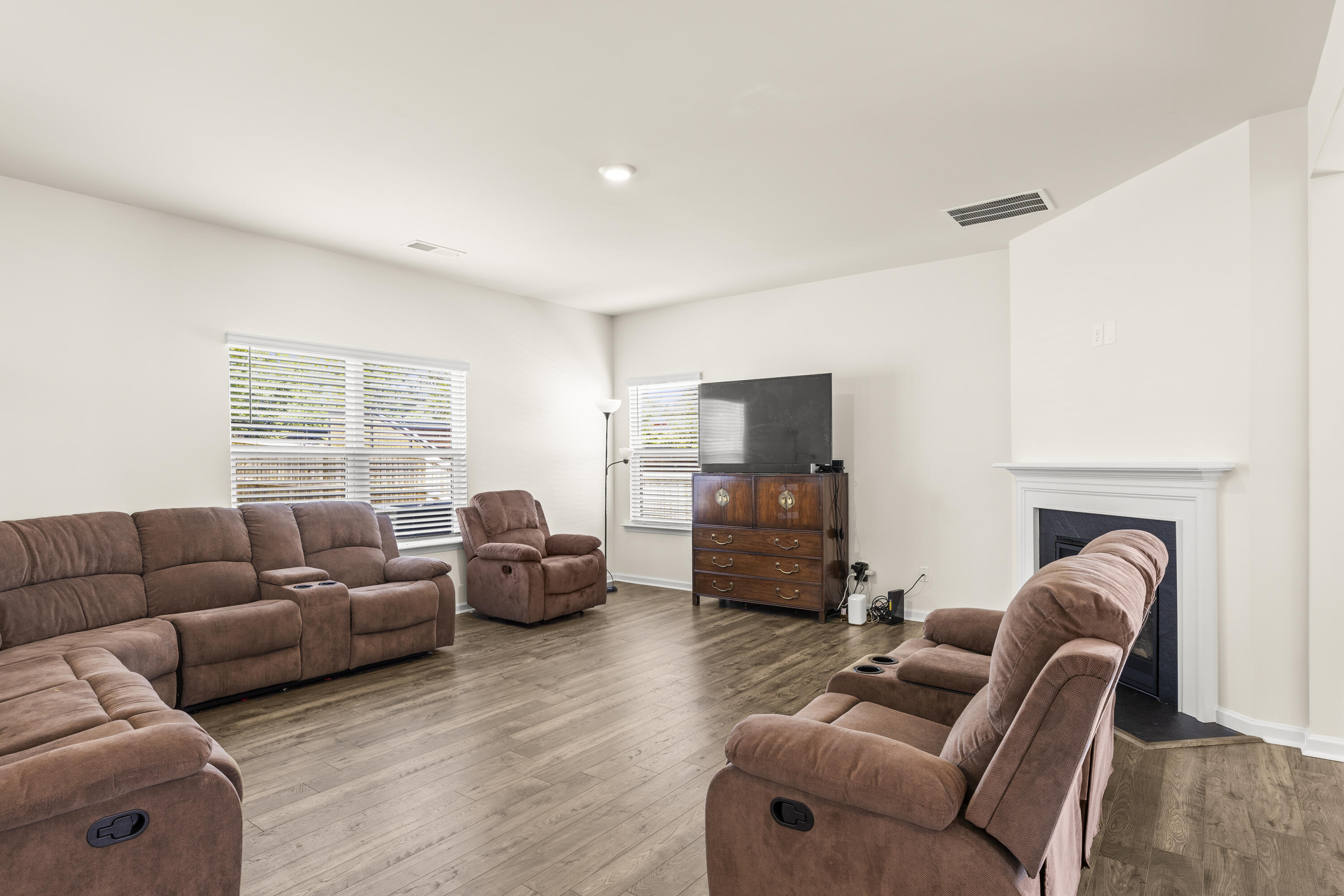 6599 Prickly Loop Ooltewah, TN 37363 - Photo 7 of 30 Living Room