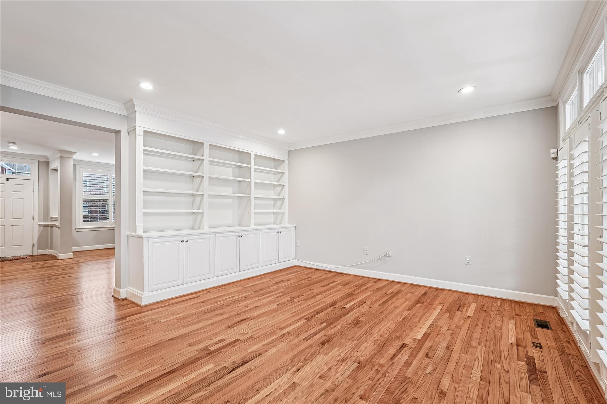 43439 Wild Dunes Square Leesburg, VA 20176 - Photo 30 of 51 Custom built-ins in FR