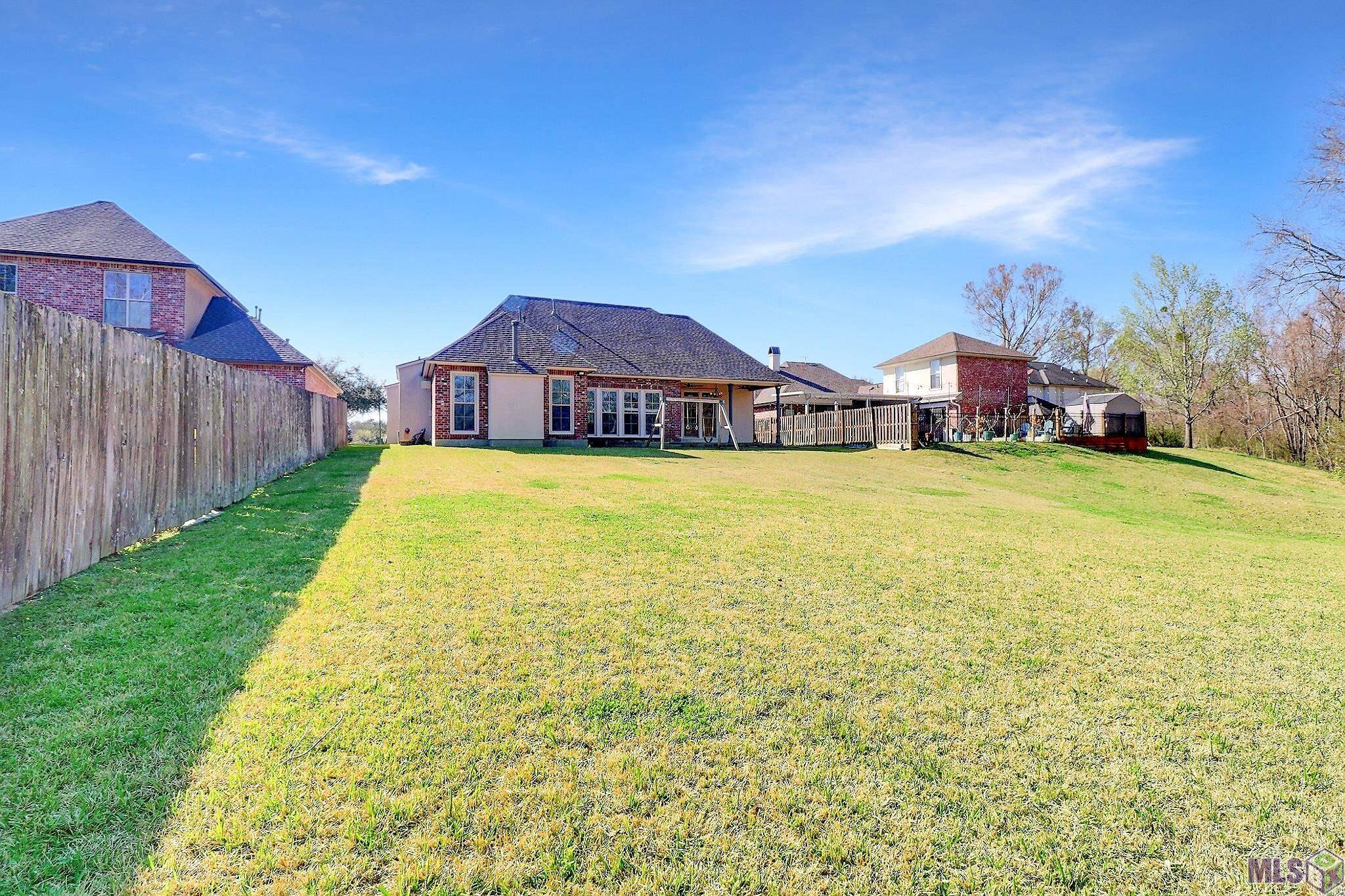 3527 Millbrook Drive Baton Rouge, LA 70816 - Photo 9 of 40 Massive Backyard
