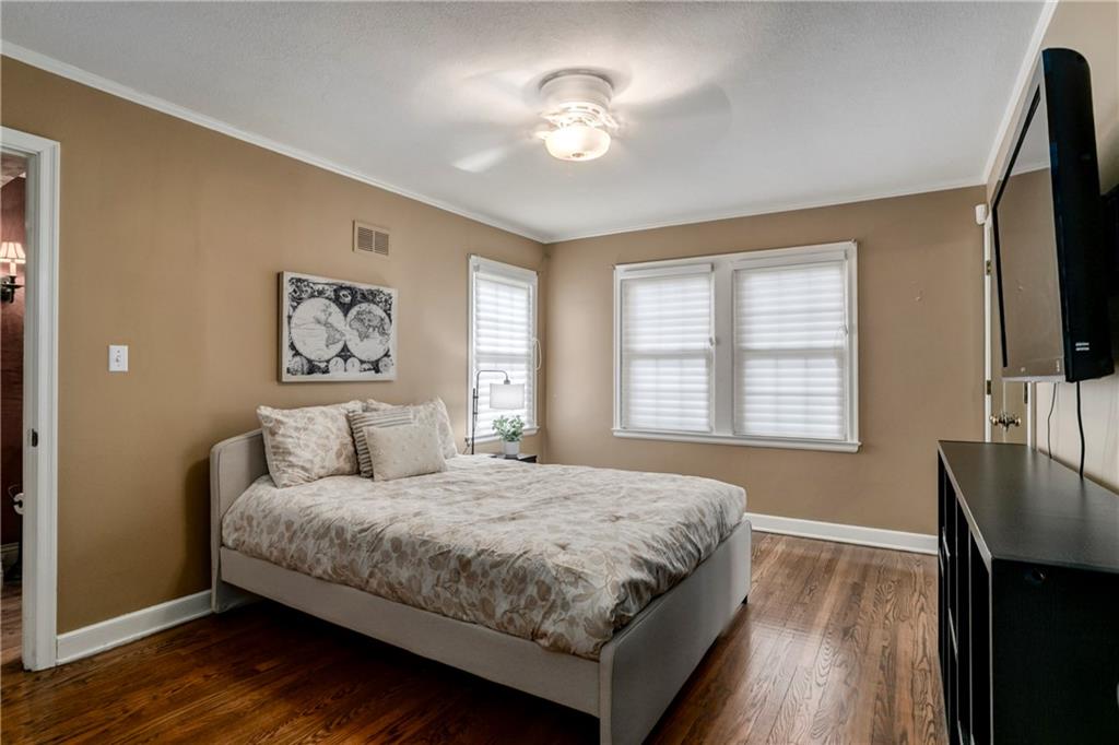 5435 Aberdeen Road Fairway, KS 66205 - Photo 17 of 36