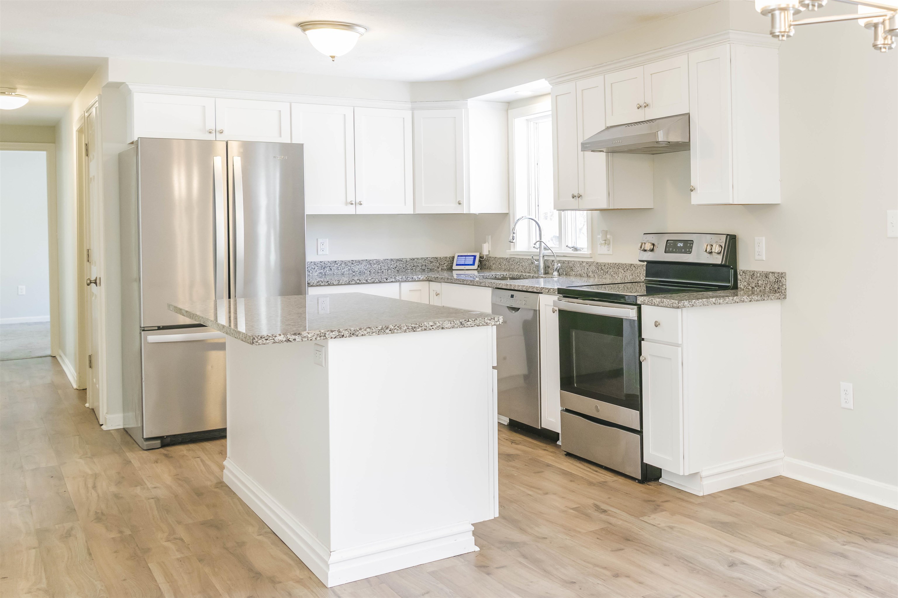 124 Rockingham Road Windham, NH 03087 - Photo 4 of 30