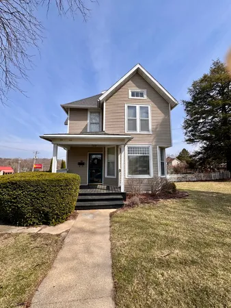 $199,000 | 706 South Hennepin Avenue, Dixon, IL 61021