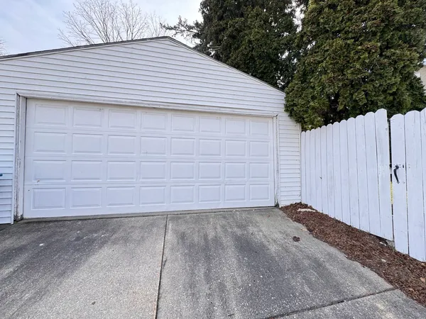 $199,000 | 706 South Hennepin Avenue, Dixon, IL 61021